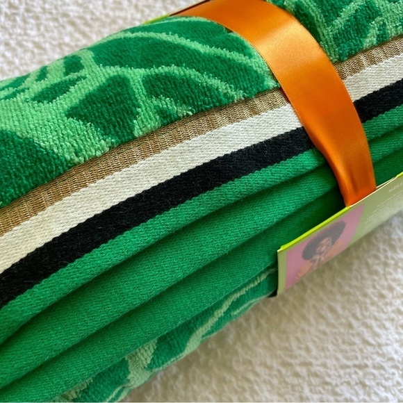 NWT Tabitha Brown x Target Green Linear Floral Beach Towel - Picture 5 of 7